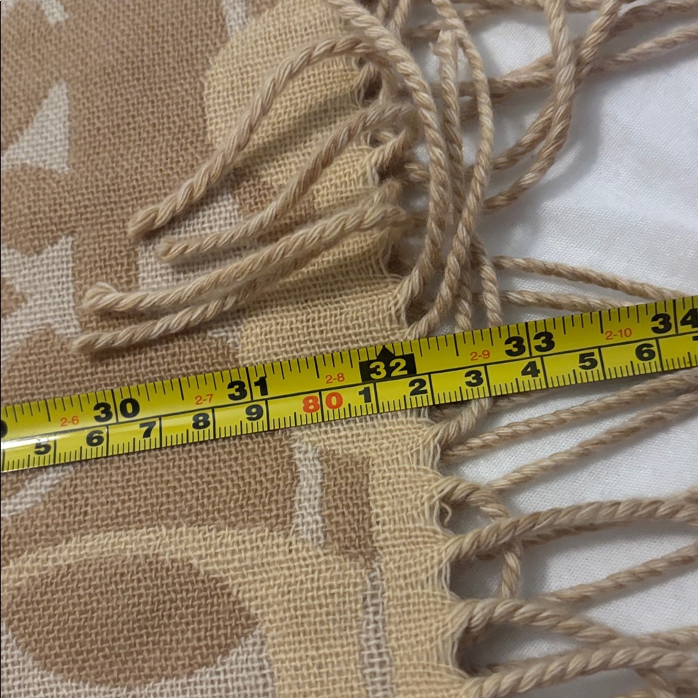 Coach Tan & Cream logo Patterned rectangle fringe scarf 100% Merino wool classic - Picture 10 of 11